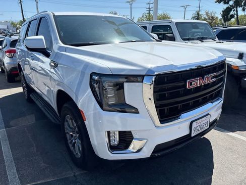 Used 2023 GMC Yukon SLE RWD image 3