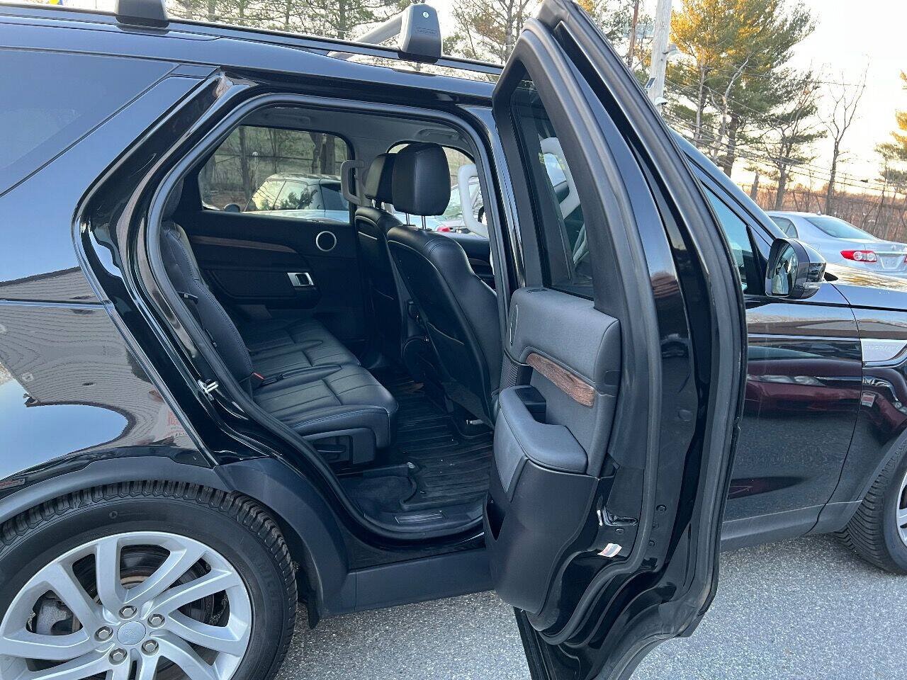 Used 2017 Land Rover Discovery HSE AWD/4WD image 14