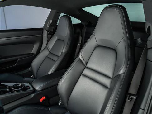 Used 2024 Porsche 911 Carrera RWD image 5