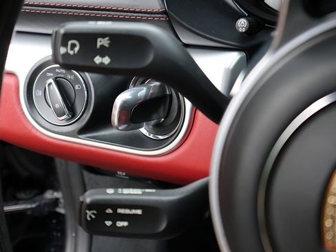 Used 2024 Porsche 718 Boxster RWD image 29