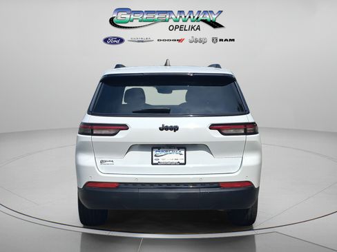 Used 2024 Jeep Grand Cherokee L Altitude RWD image 6