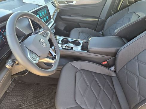 New 2026 Volkswagen Atlas Cross Sport SE FWD image 11