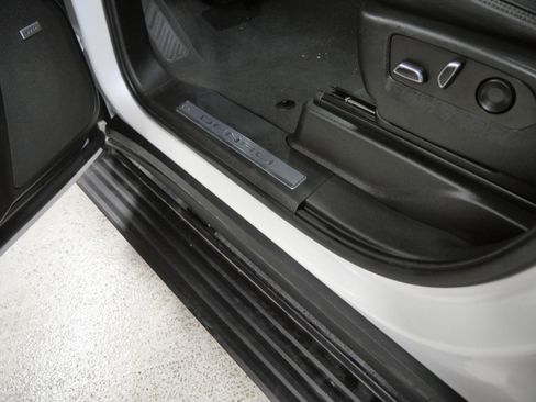 Used 2022 GMC Yukon Denali w/ Denali Premium Package image 18