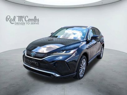 Used 2021 Toyota Venza XLE w/ Carpet Mat Package (TMS)