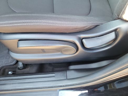 Used 2016 Kia Soul FWD image 23