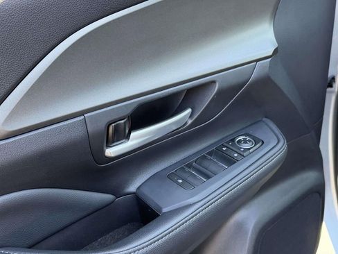 Used 2025 Toyota Grand Highlander XLE image 18