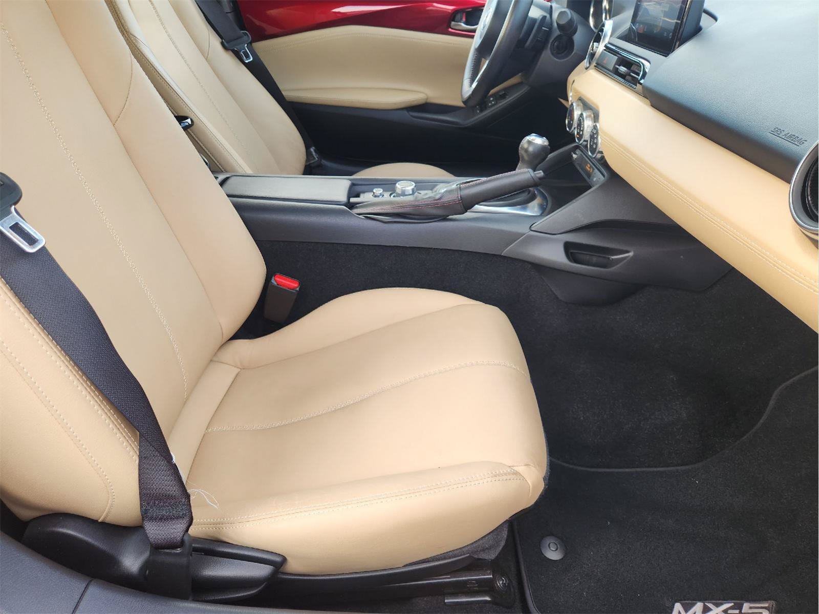 Used 2019 MAZDA MX-5 Miata RF Grand Touring RWD image 14