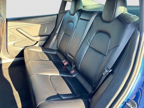 Used 2021 Tesla Model 3 Standard Range Plus image 26