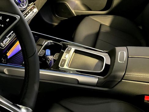 New 2026 Mercedes-Benz GLB 250 4MATIC image 10