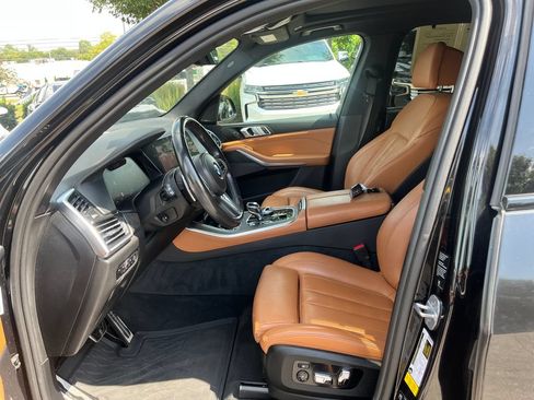 Used 2019 BMW X5 xDrive50i w/ M Sport Package AWD/4WD image 9