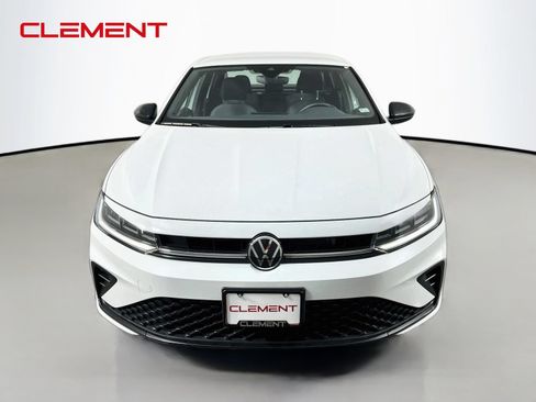 Used 2025 Volkswagen Jetta Sport FWD image 3