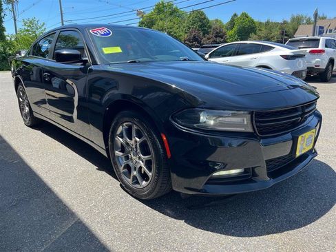 Used 2017 Dodge Charger SXT w/ AWD Plus Group image 4