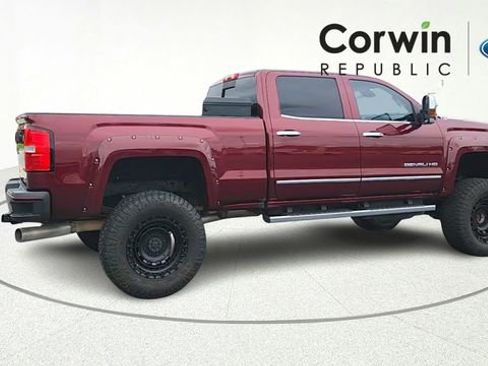 Used 2017 GMC Sierra 2500 Denali w/ Duramax Plus Package AWD/4WD image 8