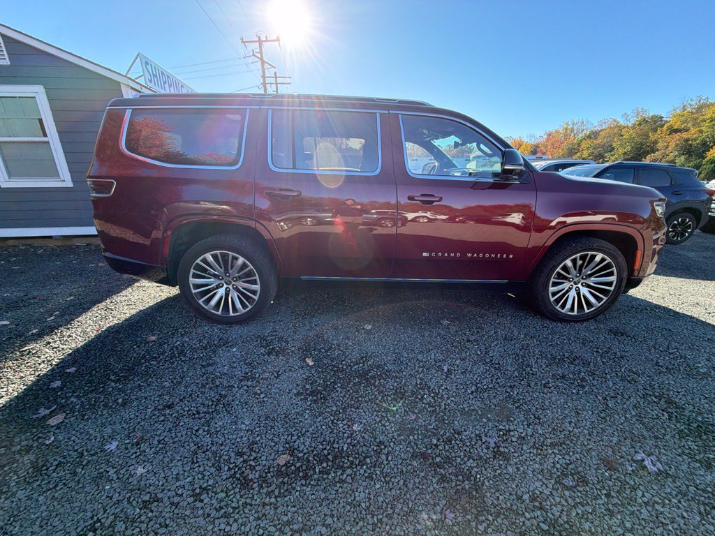 Used 2023 Jeep Grand Wagoneer Series III w/ HD Trailer Tow Package AWD/4WD image 8