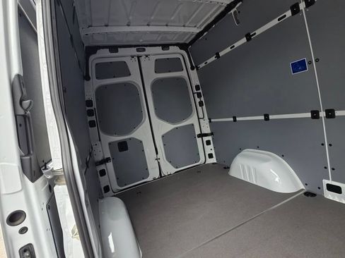 Used 2026 Mercedes-Benz Sprinter 2500 image 6