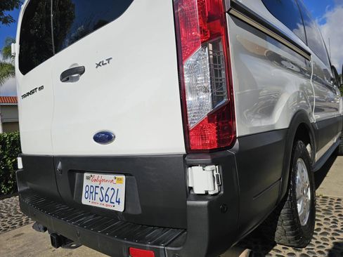 Used 2020 Ford Transit 150 XLT image 9