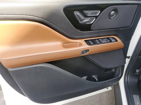 Certified 2023 Lincoln Aviator Reserve w/ Equipment Group 201A image 18