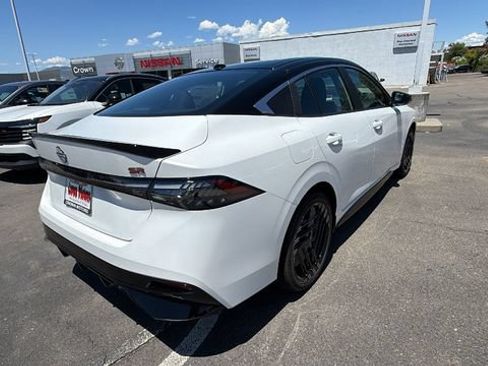 New 2026 Nissan Sentra SR w/ Floor Mat Package FWD image 4