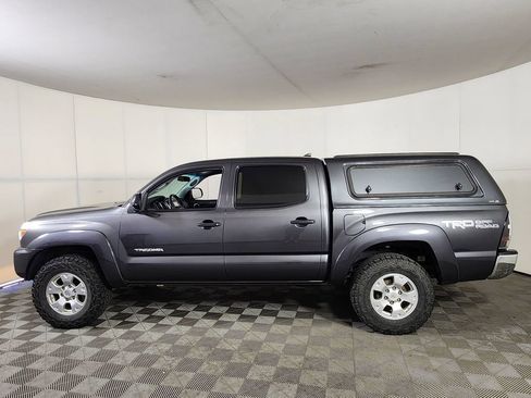 Used 2015 Toyota Tacoma 4x4 Double Cab w/ TRD Off-Road Package image 4