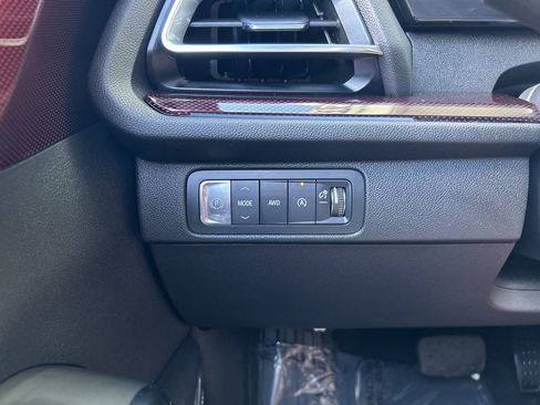 Used 2024 Chevrolet Traverse RS AWD/4WD image 27