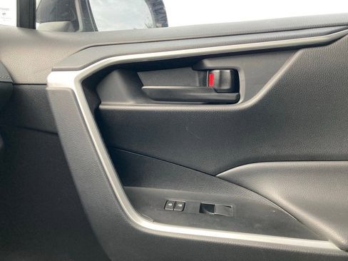 Certified 2025 Toyota RAV4 LE image 25