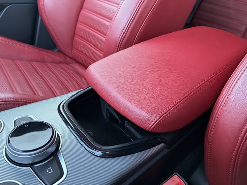 Certified 2024 Alfa Romeo Stelvio Veloce image 20