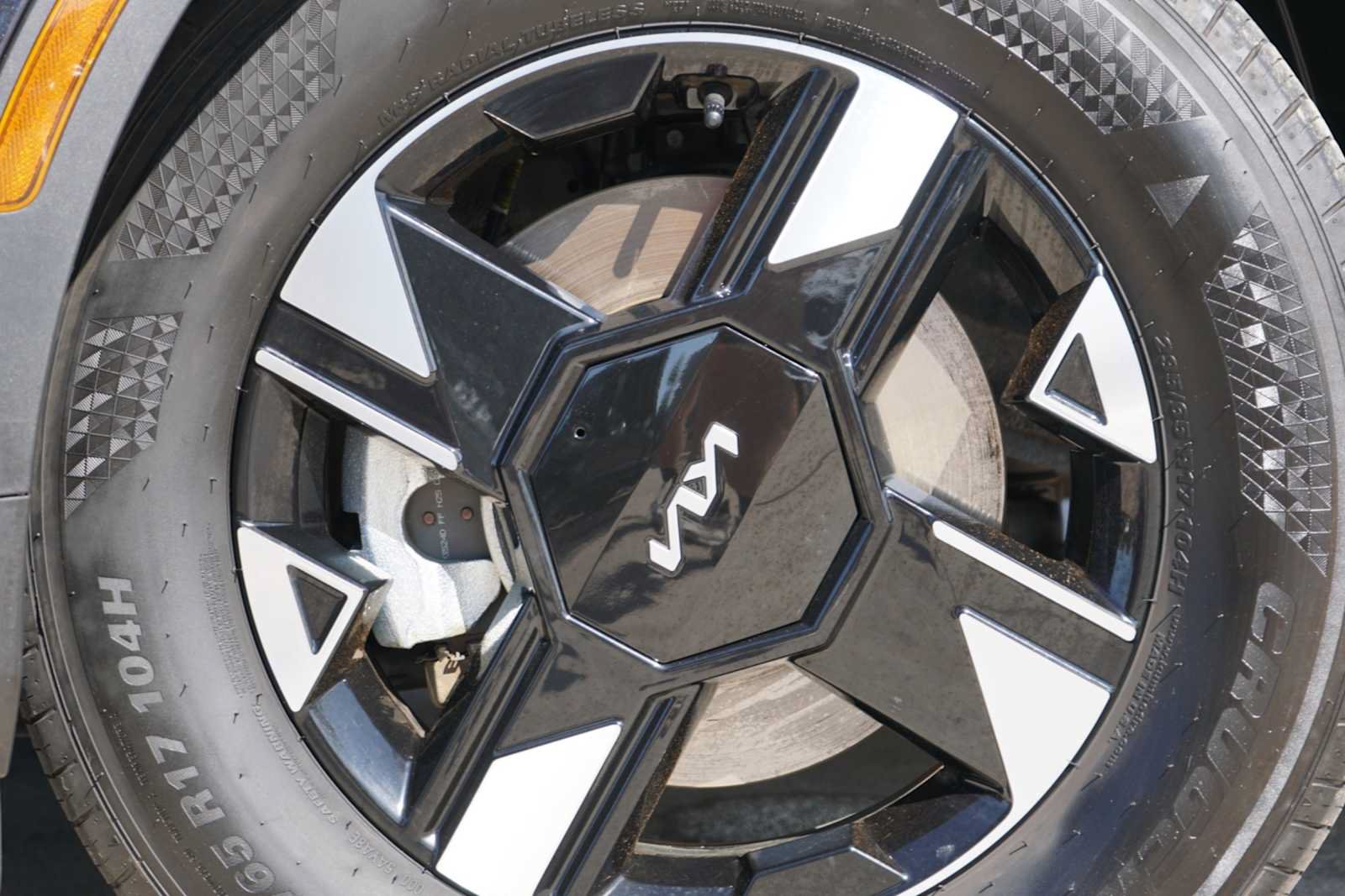 Certified 2026 Kia Sportage LX FWD image 2