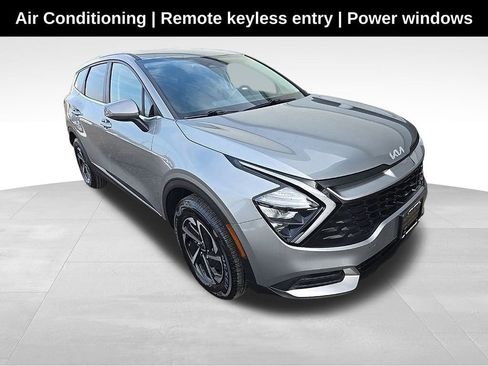 Used 2023 Kia Sportage LX image 1