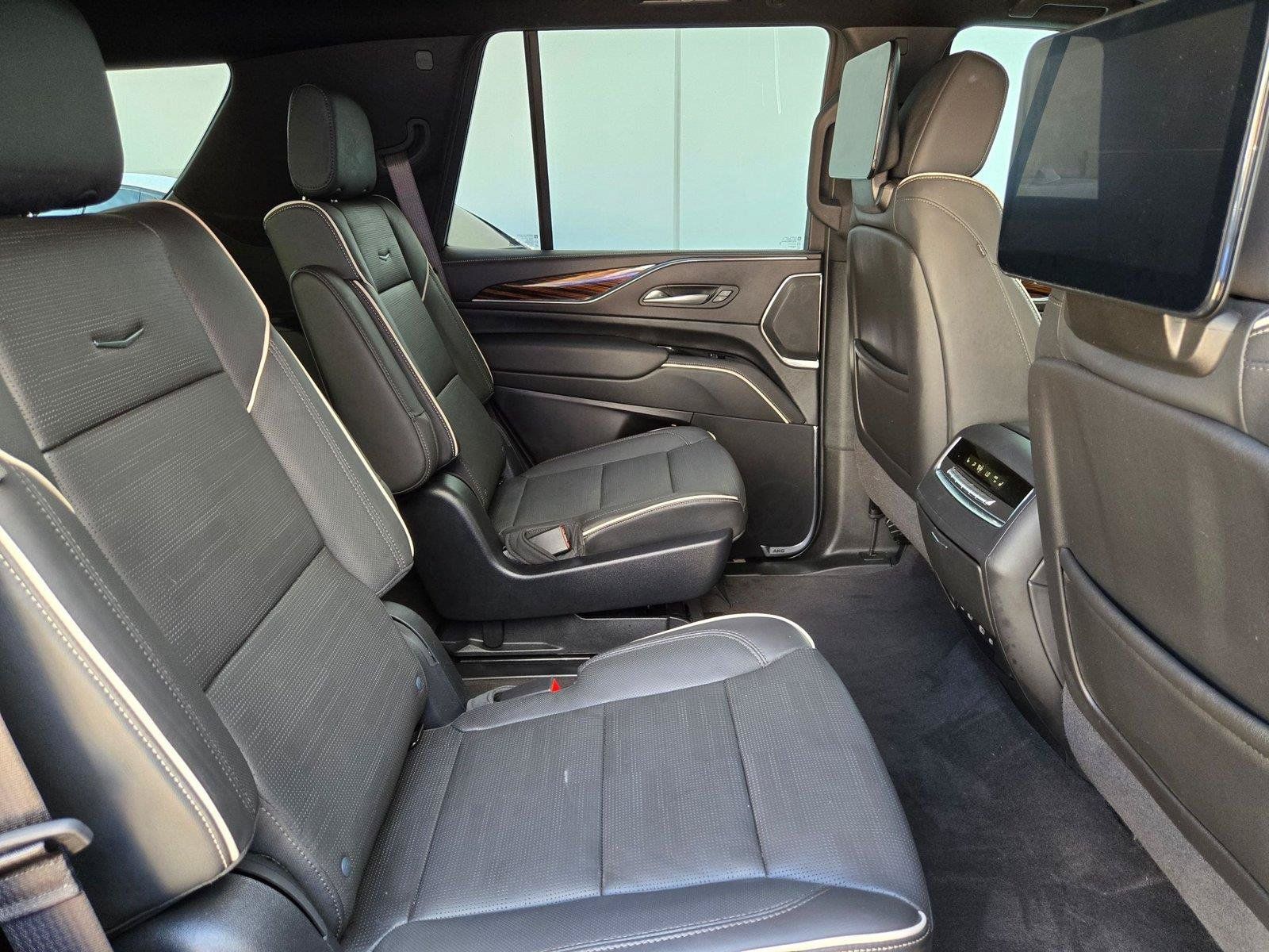 Certified 2024 Cadillac Escalade Premium Luxury w/ Performance Package AWD/4WD image 31