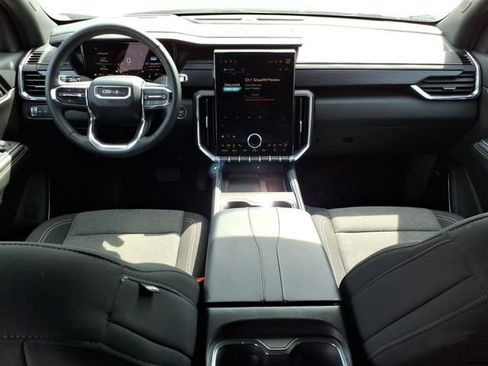 Used 2025 GMC Acadia Elevation image 12