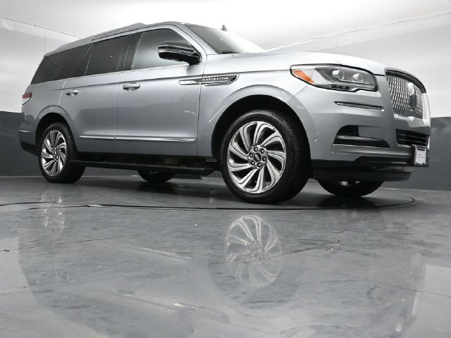 Certified 2023 Lincoln Navigator Reserve AWD/4WD image 39