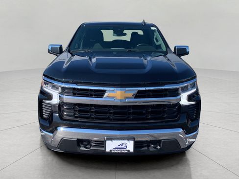 Used 2024 Chevrolet Silverado 1500 LT AWD/4WD image 3