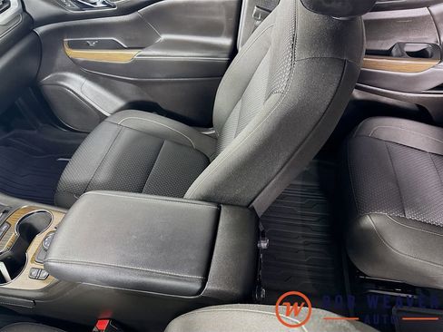 Used 2023 GMC Acadia SLE w/ Driver Convenience Package AWD/4WD image 28