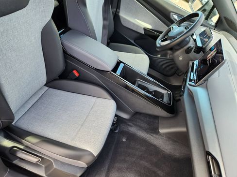 Certified 2025 Volkswagen ID.4 Pro AWD/4WD image 12