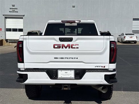 Used 2024 GMC Sierra 2500 AT4 w/ AT4 Premium Plus Package image 3
