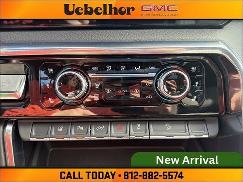 Used 2024 GMC Sierra 2500 Denali w/ Denali Reserve Package image 24