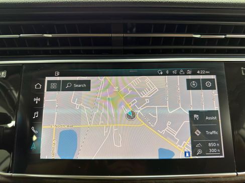 Used 2020 Audi Q8 Premium Plus AWD/4WD image 21