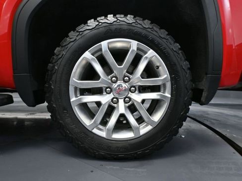 Used 2021 GMC Sierra 1500 SLT image 16
