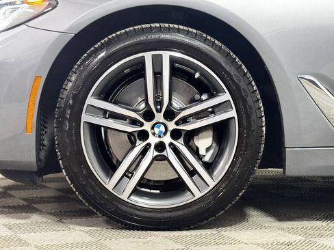 Used 2023 BMW 530i xDrive w/ Premium Package image 4