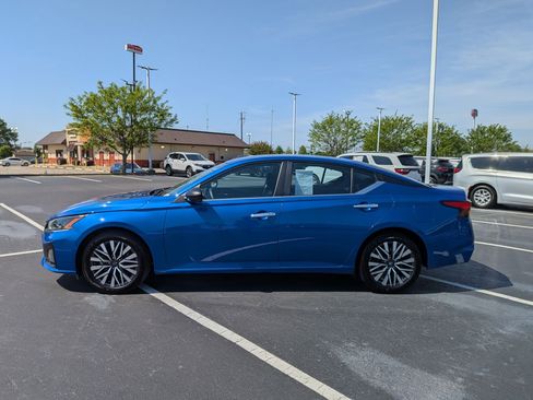 Used 2025 Nissan Altima 2.5 SV FWD image 6