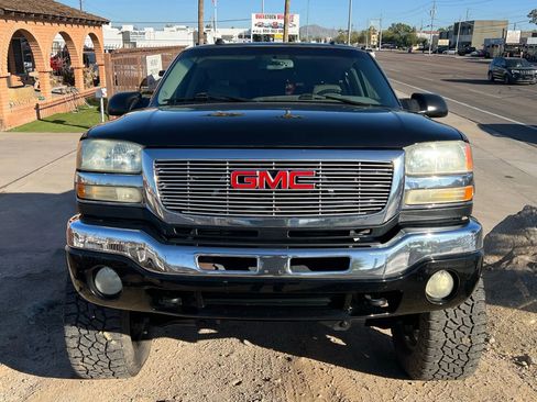 Used 2004 GMC Sierra 2500 SLT w/ Heavy-Duty Power Package image 4
