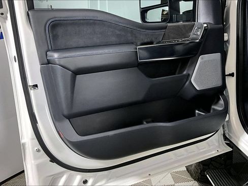 Certified 2025 Ford F250 Platinum AWD/4WD image 18