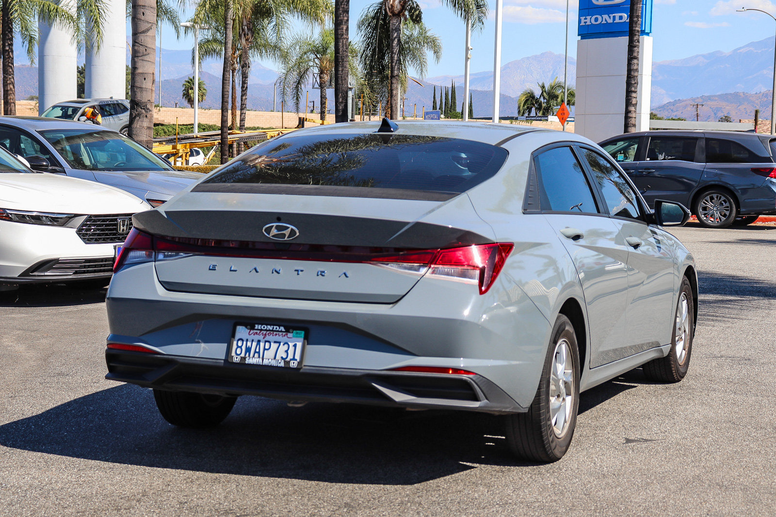 Used 2021 Hyundai Elantra SE FWD image 11