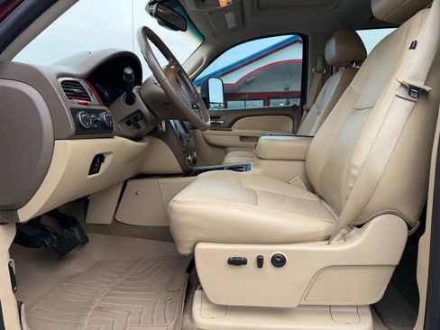 Used 2014 Chevrolet Silverado 2500 LTZ w/ LTZ Plus Package image 10