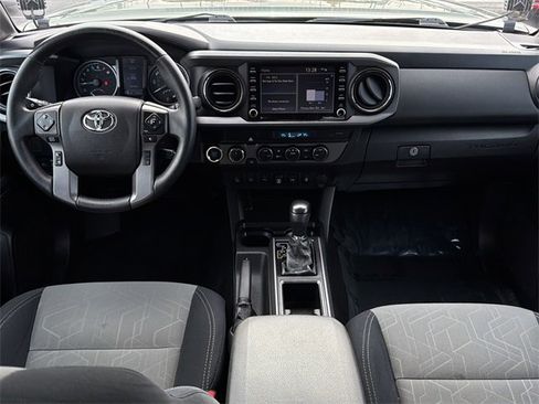 Used 2021 Toyota Tacoma TRD Off-Road image 10