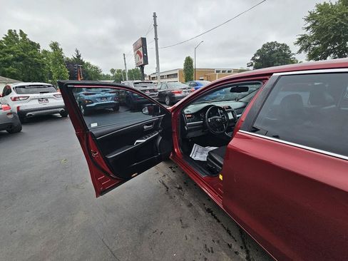 Used 2017 Toyota Camry LE FWD image 18