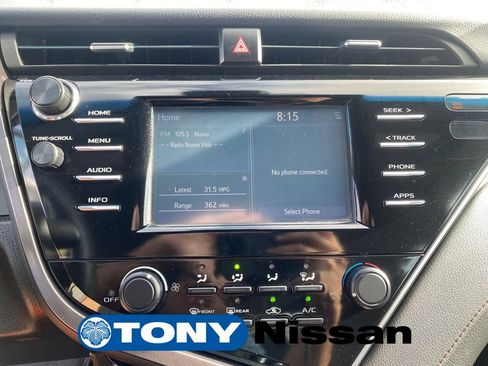 Used 2018 Toyota Camry LE FWD image 15