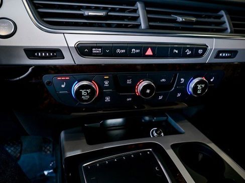 Used 2019 Audi Q7 2.0T Premium w/ Cold Weather Package image 40