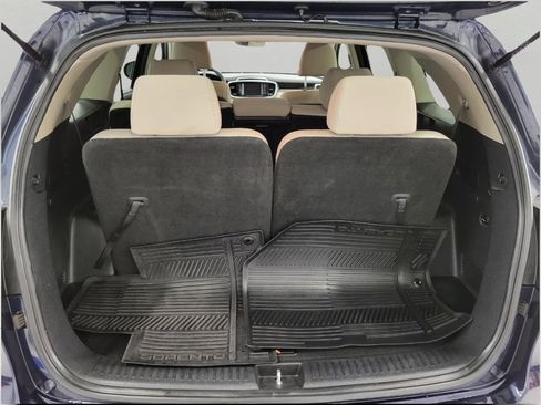 Used 2020 Kia Sorento LX FWD image 15