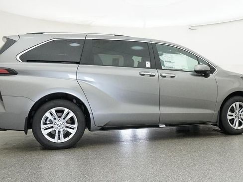 New 2026 Toyota Sienna Limited FWD image 26